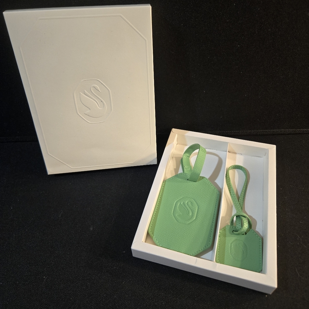 NEW IN BOX Swarovski Luggage Tag and Tag Holder